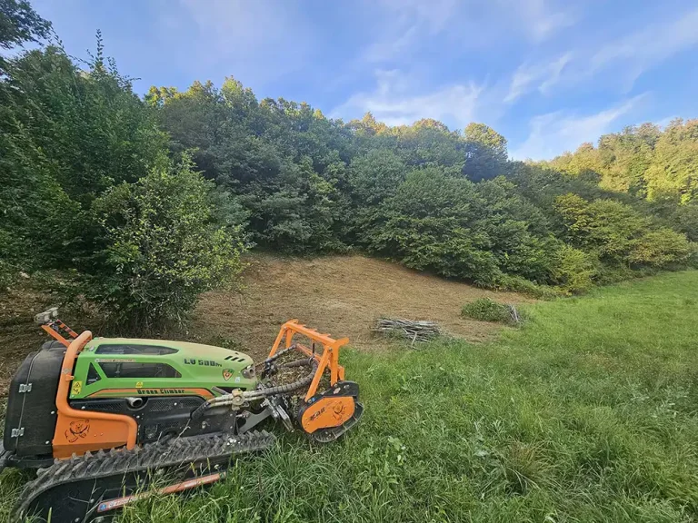 Hero Mac Stroj Za malčiranje Nepristupačnog Terena Hill Climber 500 kod malčirane uzbrdice